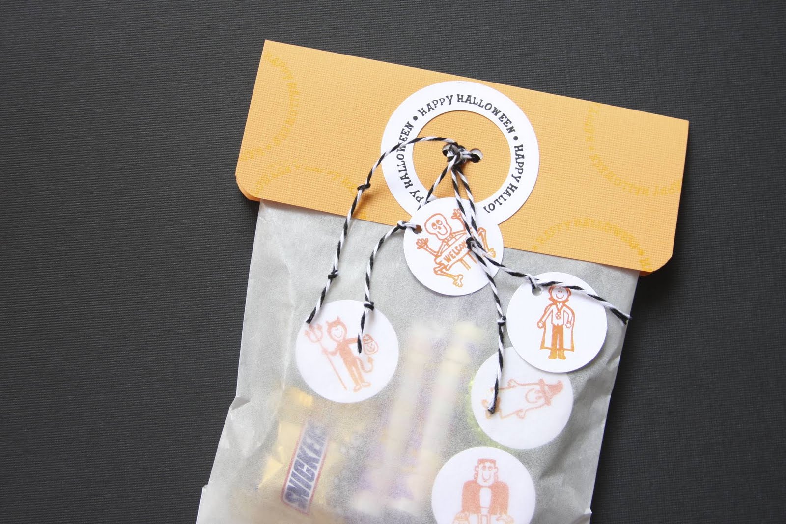 Halloween Treat Bag Toppers | iloveitallwithmonikawright.com Halloween Treat Bag Toppers | iloveitallwithmonikawright.com
