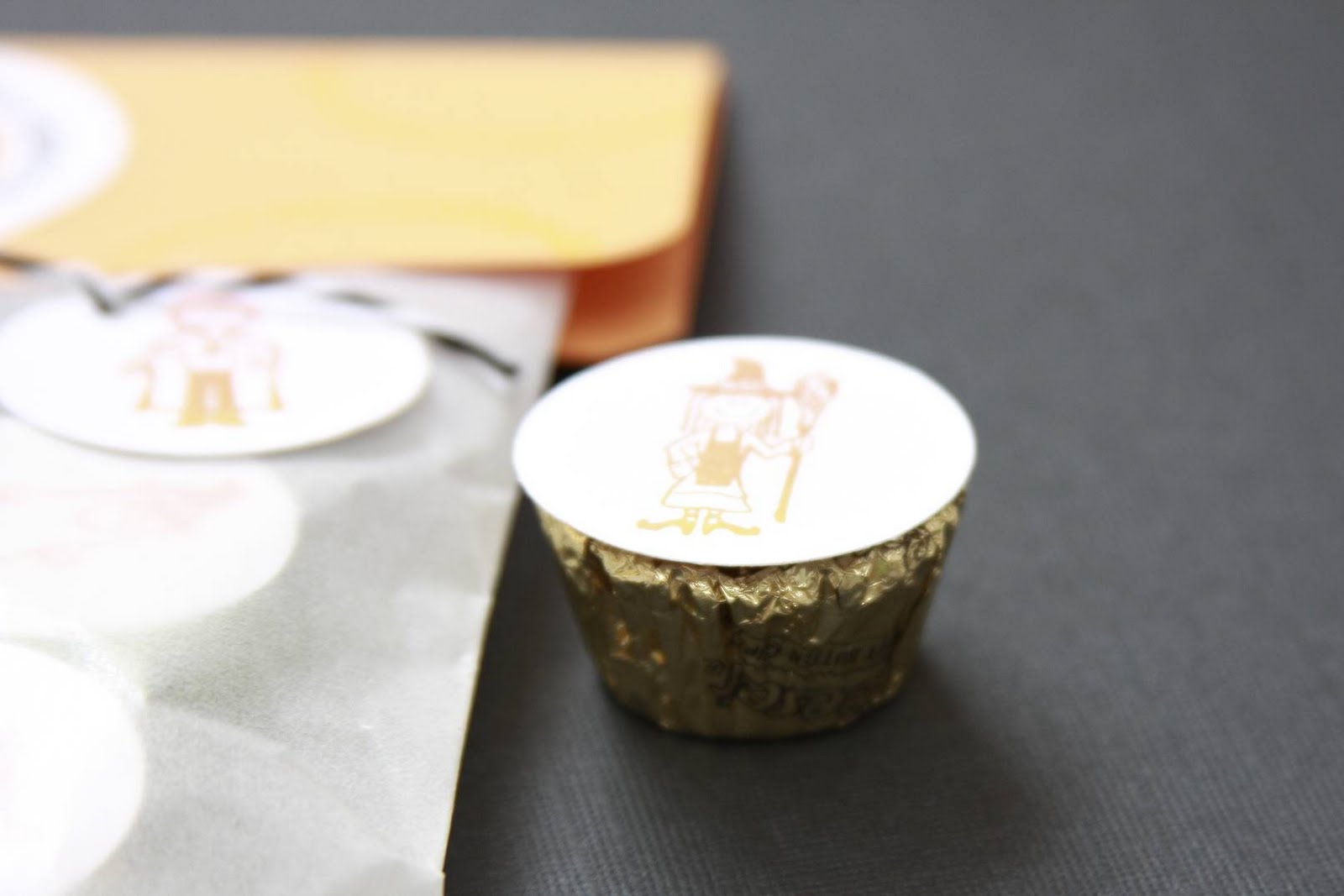 Reese's Cup Halloween Treat Toppers | iloveitallwithmonikawright.com Reese's Cup Halloween Treat Toppers | iloveitallwithmonikawright.com